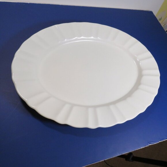 Light Cream Heavyweight Platter with thick ruffled edge stoneware micro safe - Picture 3 of 6